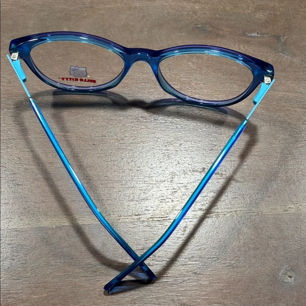 Hello Kitty Kids Sunglasses in Blue with Case